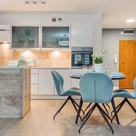 Nadmorskie Tarasy-basen Fitness Bawialnia Parking W Cenie - * Kolberg