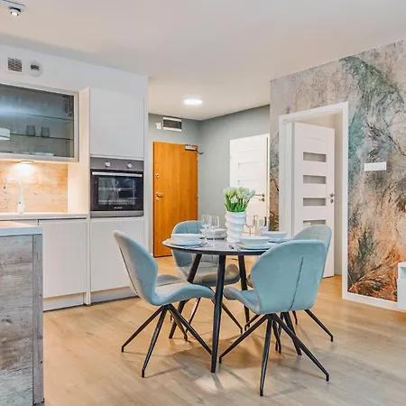 Nadmorskie Tarasy-basen Fitness Bawialnia Parking W Cenie - * Kolberg