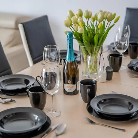 Nadmorskie Tarasy-basen Fitness Bawialnia Parking W Cenie - * Kołobrzeg