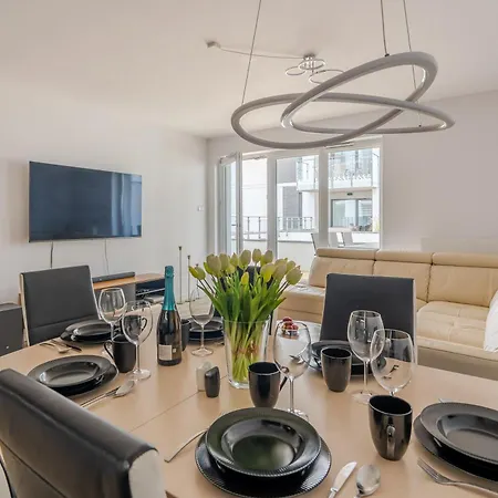 Apartment Nadmorskie Tarasy-basen Fitness Bawialnia Parking W Cenie -