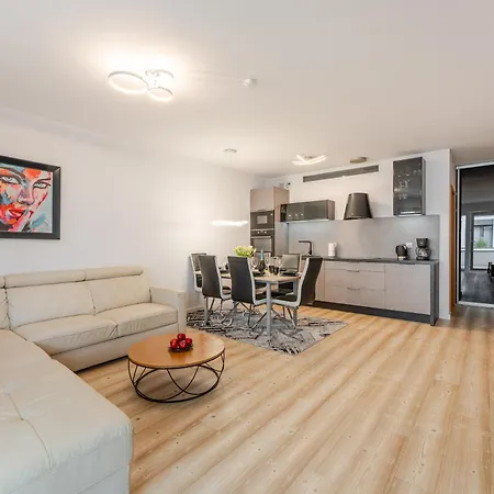 Apartment Nadmorskie Tarasy-basen Fitness Bawialnia Parking W Cenie - Kolberg